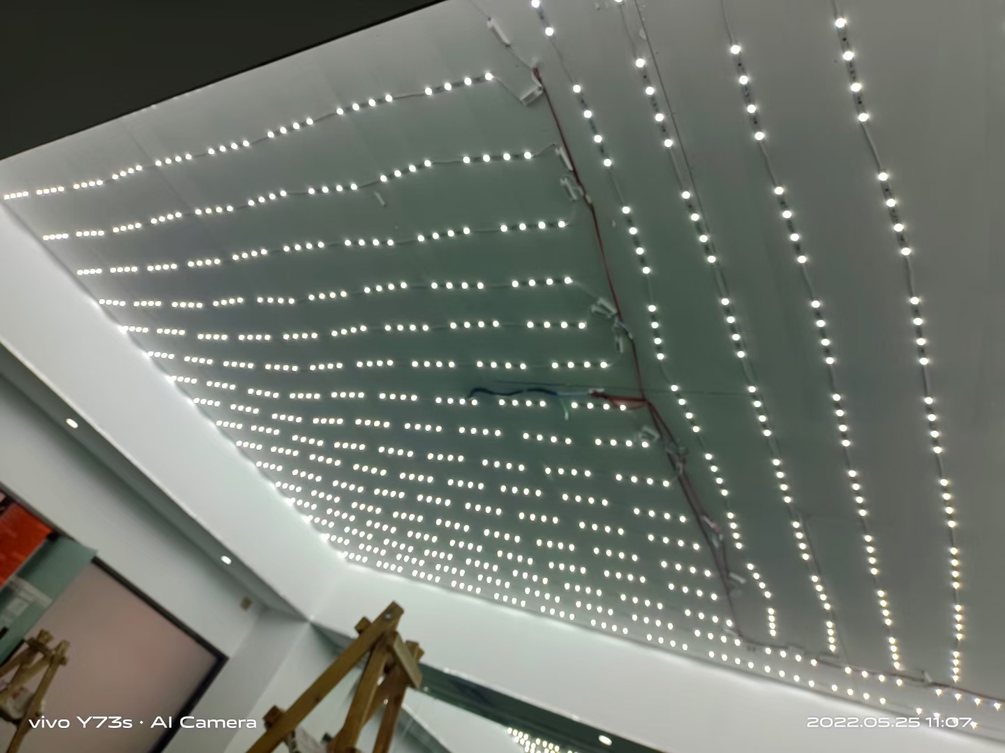 软膜天花怎么安装？全套施工工艺流程与龙骨安装图解