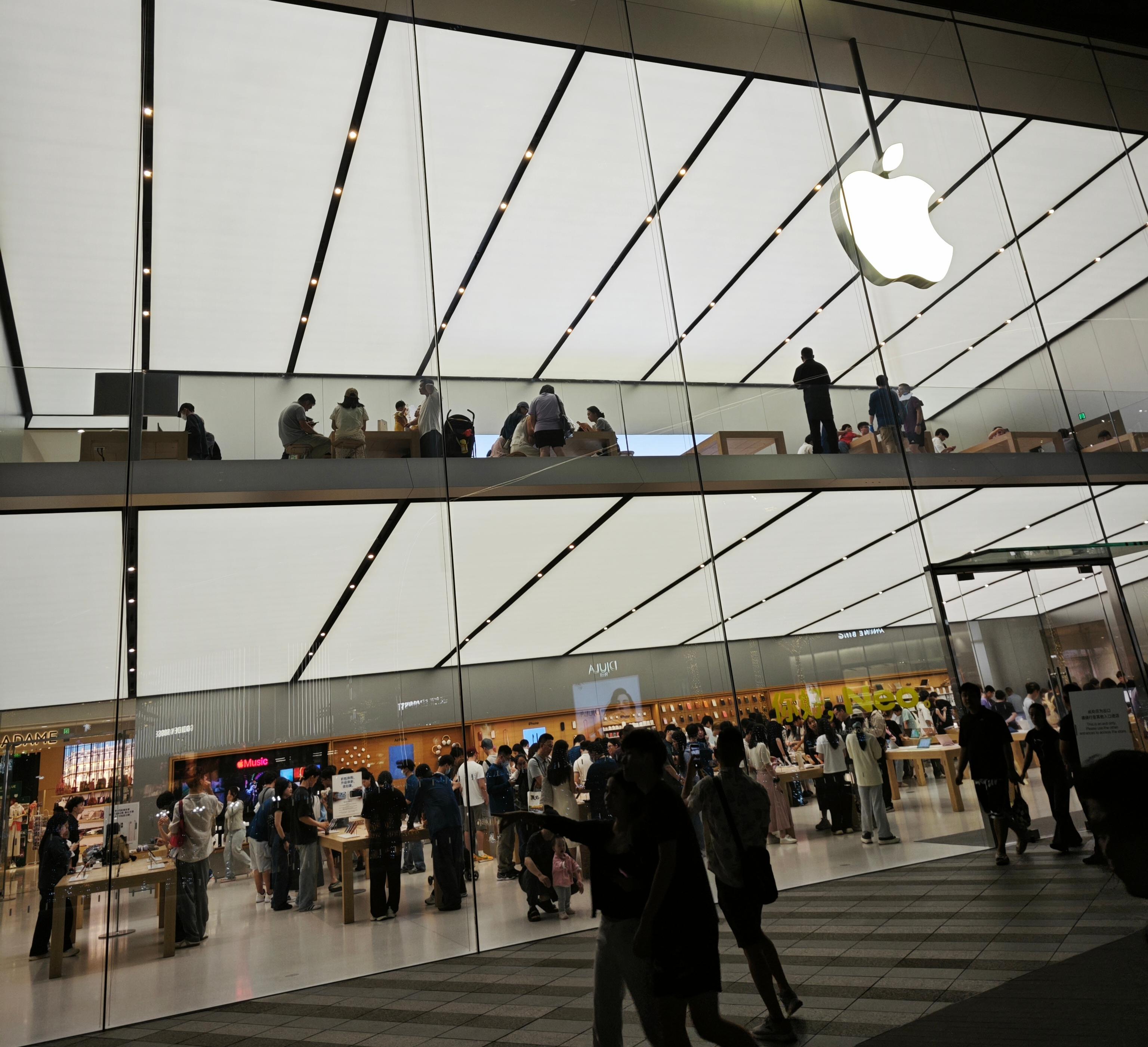 广州天环广场高端商业照明案例分享 | 科恩智能软膜天花与卡布灯箱实拍解析