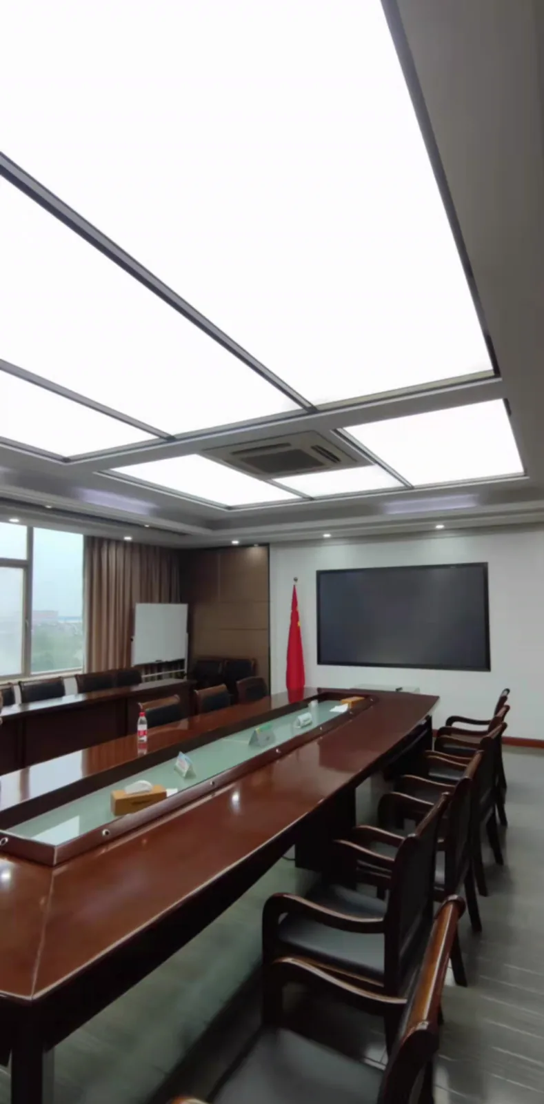 办公空间透光软膜分区照明实拍